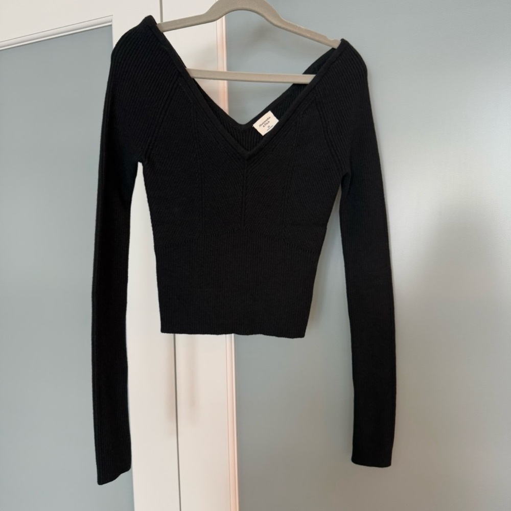 Like-New Abercrombie & Fitch Women’s Black Rib Off-the-Shoulder Sweater Top - XS
